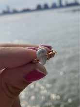 Load image into Gallery viewer, Sea Shell Ring

